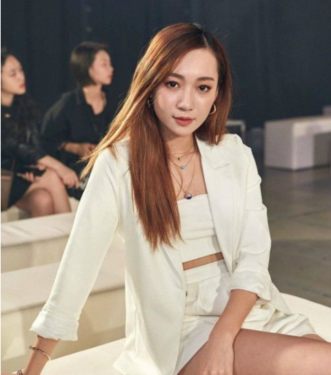 我们的家纯都脱成这样了，在她之上的还有谁啦