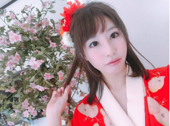 あやみ旬果(彩美旬果)的秘密 住豪宅和艺能人滚床单…