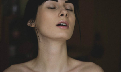 8个性爱世界纪录，看到妹子在ZW马拉松高潮222次我只好跪了…