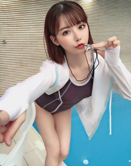 深田えいみ现身「那个泳池」化身爆乳救生员能被这样「巨乳波动」溺死也甘愿啊！