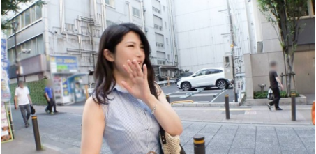 克制不住想高潮欲望！约炮小鲜肉「H奶巨乳人妻」疯狂高潮到子宫不断收缩